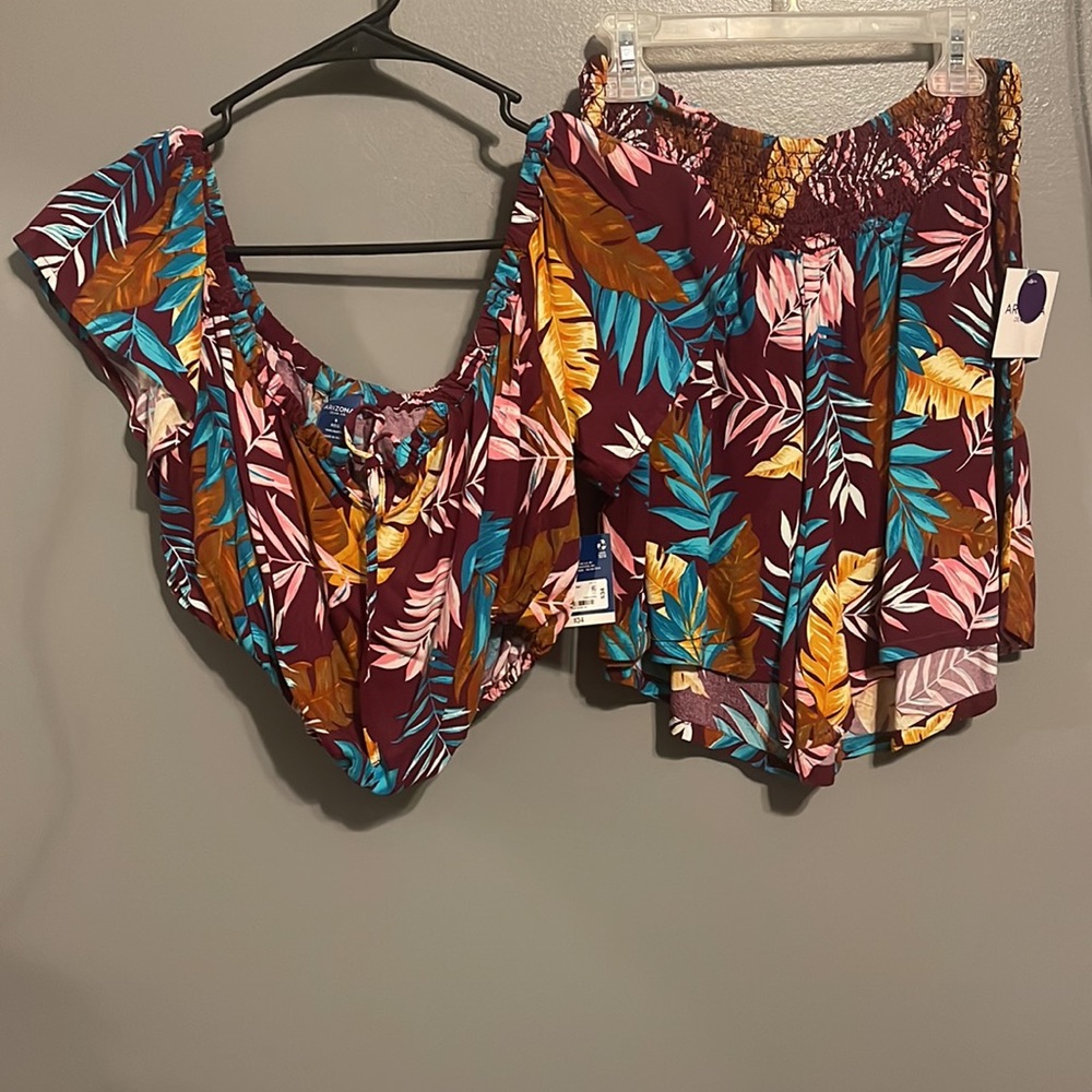 Brand: Arizona. Size: medium - Picture 3 of 4